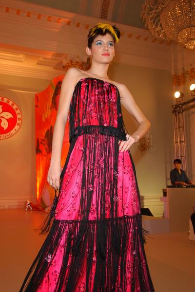 Hong Kong Fashion Week '03 - Virginia Lau