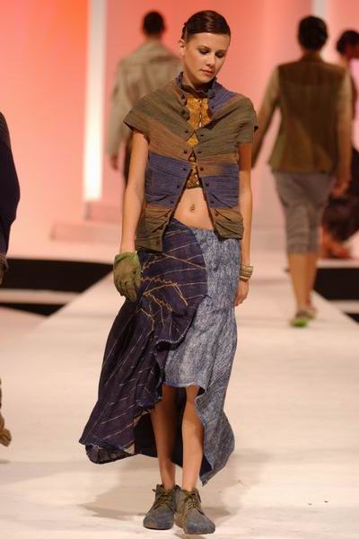 Singapore Fashion Week '03 - Gaurav Mandal
