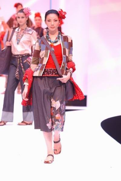 Singapore Fashion Week '03 - IE Melange