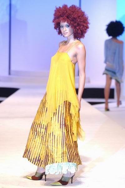 Singapore Fashion Week '03 - Jamsi Mohd