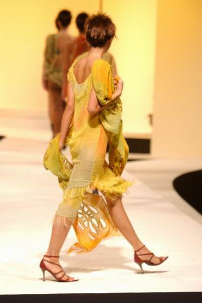 Singapore Fashion Week '03 - Krissada