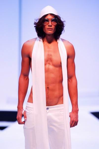 Singapore Fashion Week '03 - Mphosis