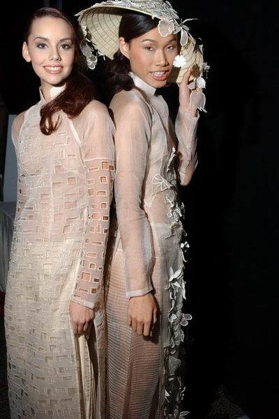 Singapore Fashion Week '03 - Adriana Constantini