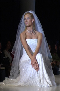 Buenos Aires Alta Moda Show '03 - Lara
