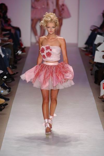 New York Fashion Week - Spring '04 - Zang Toi