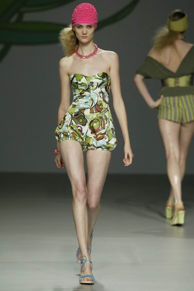 Barcelona Fashion Week '03 - Jota and Ge
