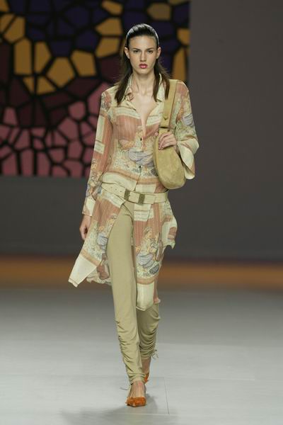 Barcelona Fashion Week '03 - Toypes