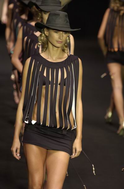 Milan Fashion Week - Spring/Summer '04 - Fisico
