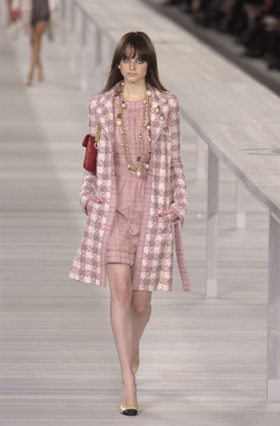 Paris Fashion Week - Spring '04 - Chanel