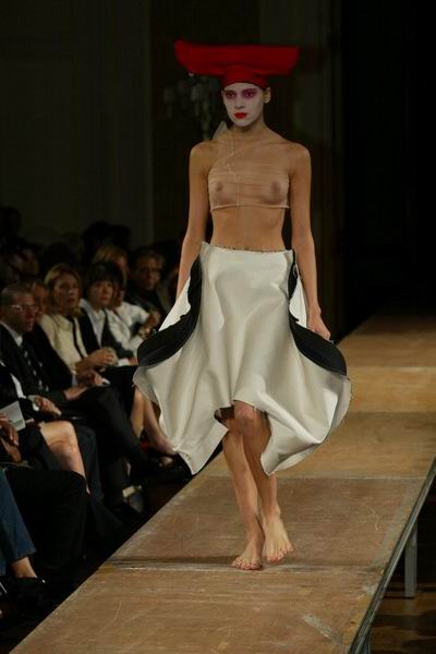 Paris Fashion Week - Spring '04 - Comme des Garcons