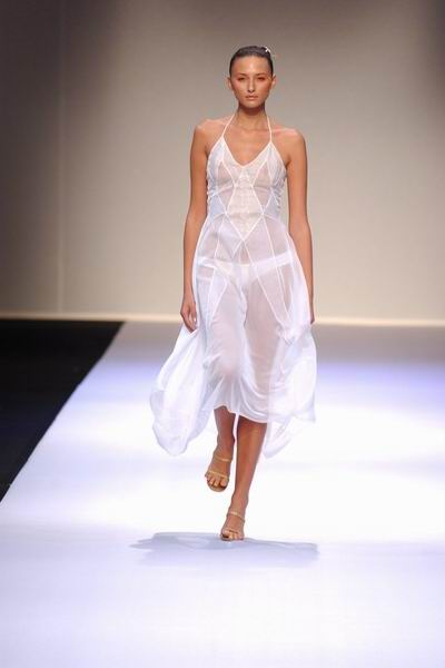 Paris Fashion Week - Spring '04 - Lee Young Hee