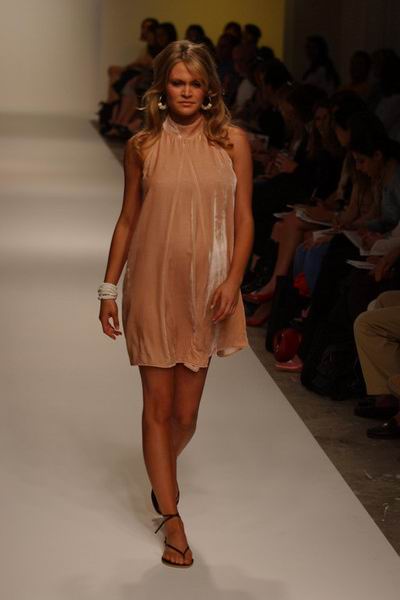 Los Angeles Fashion Week - Spring '04 - Mon