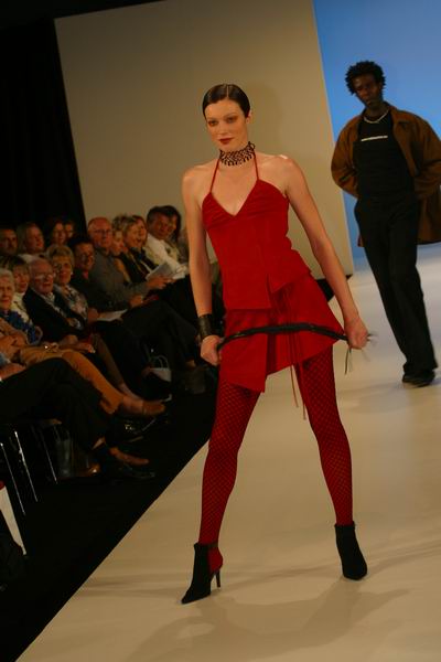 New Zealand FW - Fall/Winter '04 - Caroline Moore