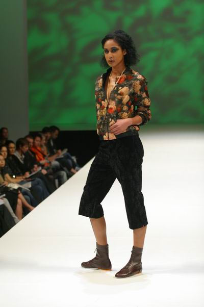 New Zealand FW - Fall/Winter '04 - Cybele