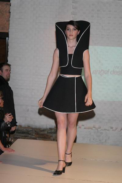 Vancouver Fashion Week '03 - Angel Pui
