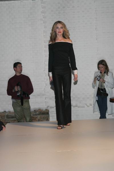 Vancouver Fashion Week '03 - Joanna Kulpa