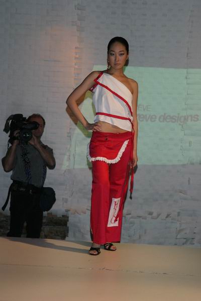 Vancouver Fashion Week '03 - Kyla Greve
