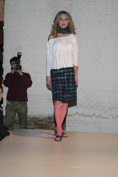 Vancouver Fashion Week '03 - Lara Johnson