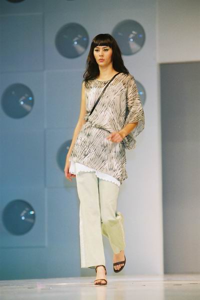 Hong Kong Fashion Week 2004 - B by Krizia