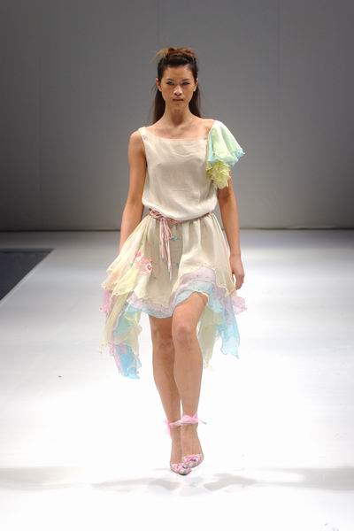 Hong Kong Fashion Week 2004 - Beatrice Looi Malaysia