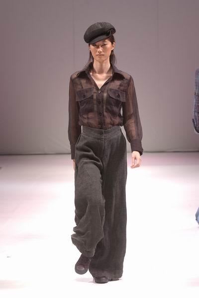 Hong Kong Fashion Week 2004 - Chien Chen Taiwan