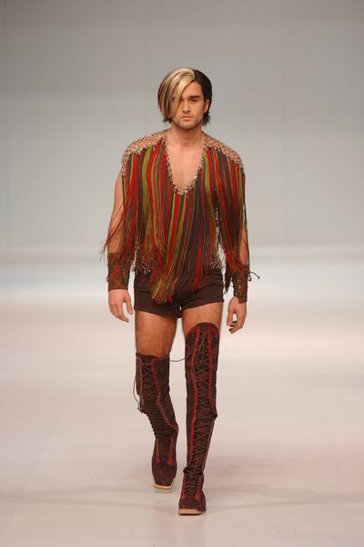 Hong Kong Fashion Week 2004 - Daniel Choi Malaysia