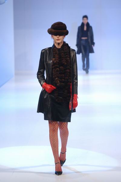 Hong Kong Fashion Week 2004 - Douglas Poon HK