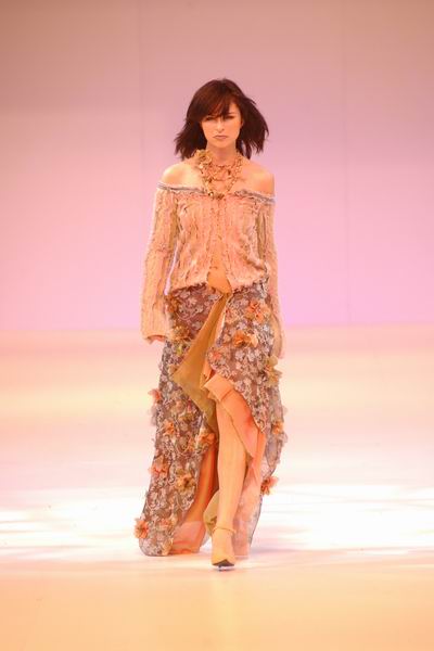 Hong Kong Fashion Week 2004 - Ika