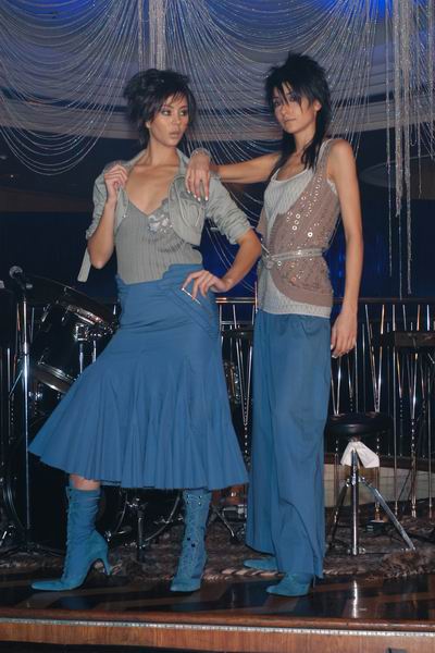 Hong Kong Fashion Week 2004 - Mo Kwok Wah