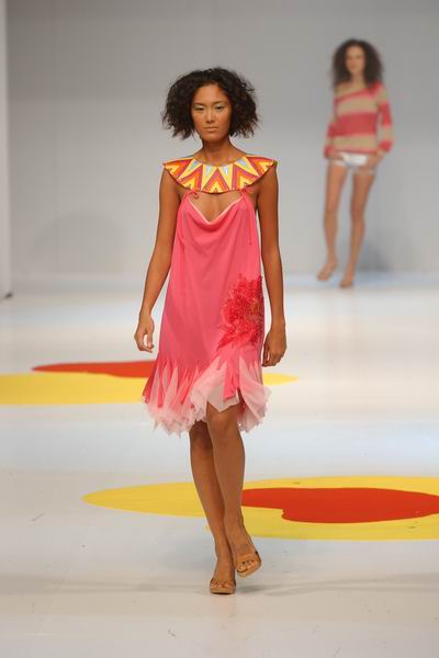 Hong Kong Fashion Week 2004 - Modele de Prudence