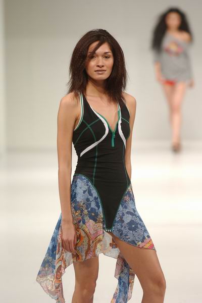 Hong Kong Fashion Week 2004 - No 1 ita