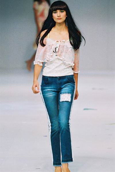 Hong Kong Fashion Week 2004 - Sister Joli