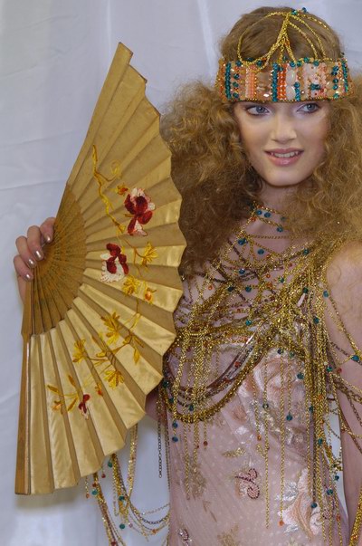 Haute-Couture Spring 2004 - Emanuel Ungaro