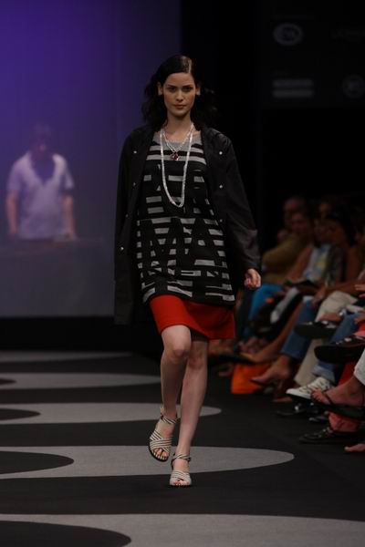 Rio de Janeiro Fashion Week Winter 2004 - Andrea Saletto