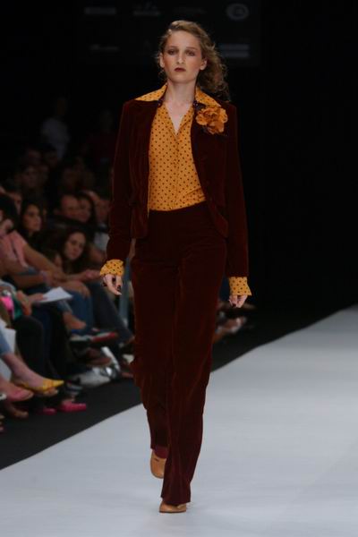 Rio de Janeiro Fashion Week Winter 2004 - Maria Fernanda Lucena