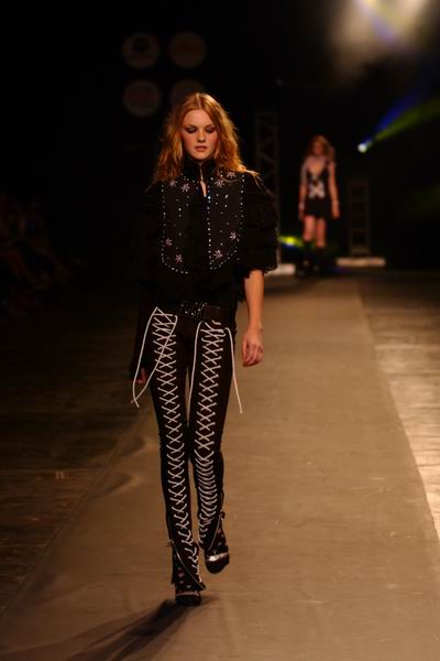 Sao Paulo Fashion Week Winter 2004 - Triton