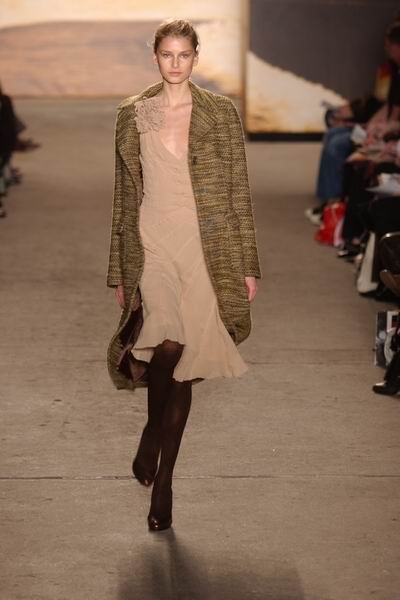 Olympus Fashion Week NY Fall 2004 - DKNY