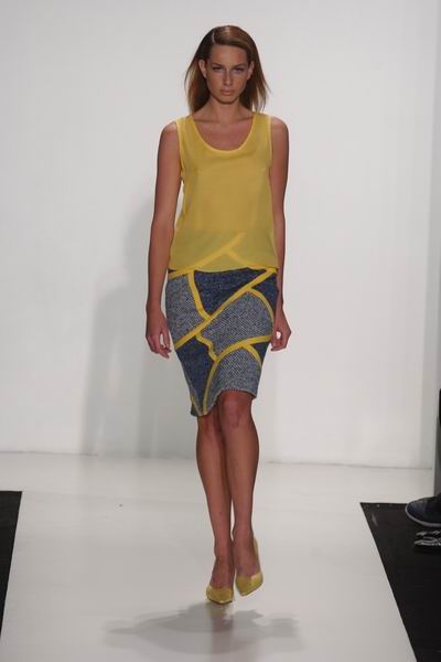 Olympus Fashion Week NY Fall 2004 - Paula Hian