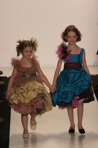 Olympus Fashion Week NY Fall 2004 - Venexiana