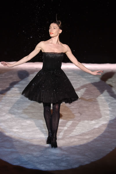 London Fashion Week Fall 2004 - Jennyh Packham