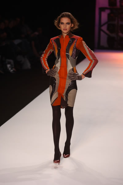 London Fashion Week Fall 2004 - Jonathan Saunders