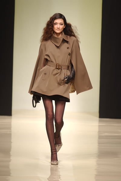 Milan Fashion Week Fall 2004 - Paola Frani