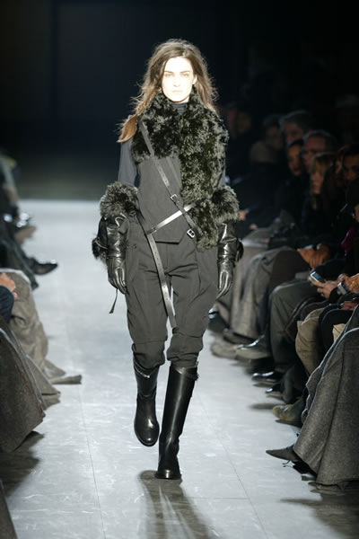 Paris Fashion Week Fall 2004 - Ann Demeulemeester