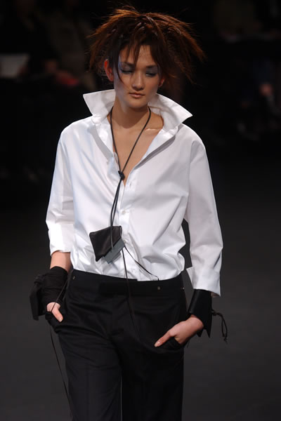 Paris Fashion Week Fall 2004 - Jean Paul Knott