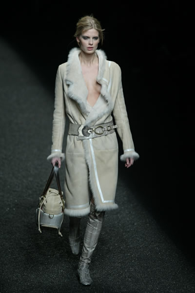 Paris Fashion Week Fall 2004 - Loewe