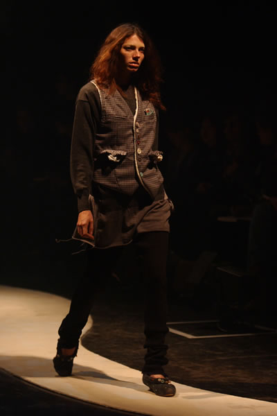 Paris Fashion Week Fall 2004 - Undercover