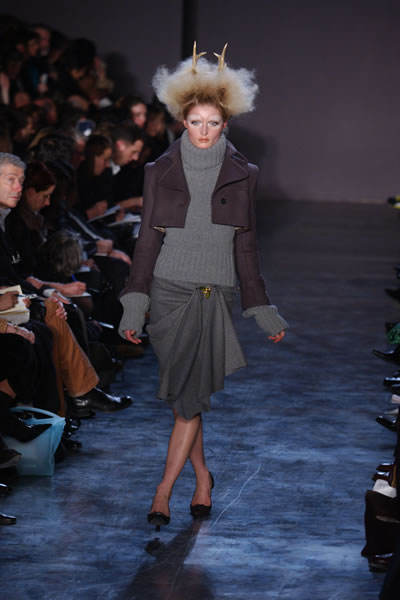 Paris Fashion Week Fall 2004 - Viktor and Rolf