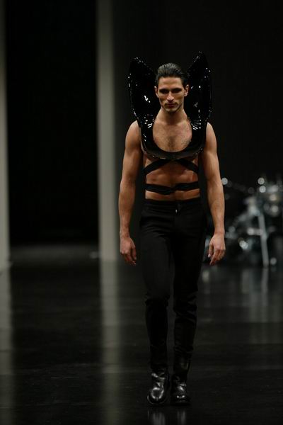 Moda Lisboa Fall 2004 - Pedro Mourao