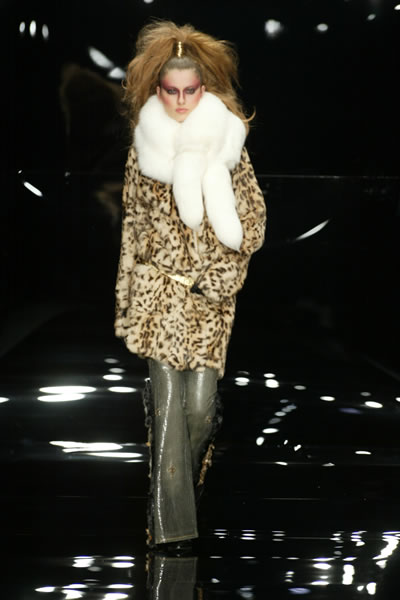 Los Angeles Fashion Week Fall 2004 - Lloyd Klein