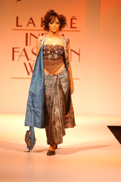 LIFW India Fashion Week 2004 - Monapali